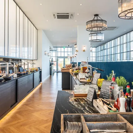Отель Strandhotel Ahlbeck, A Member Of Radisson Individuals 4*