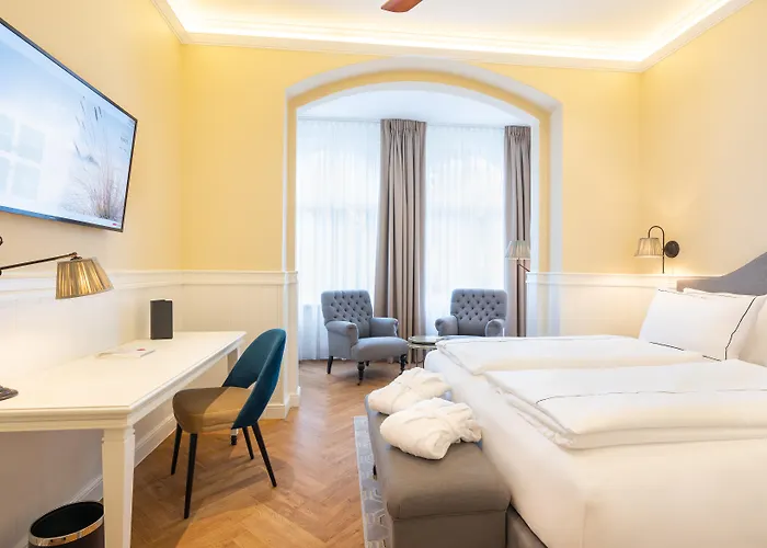 Strandhotel Ahlbeck 호텔 4*