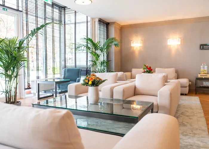 Strandhotel Ahlbeck 호텔