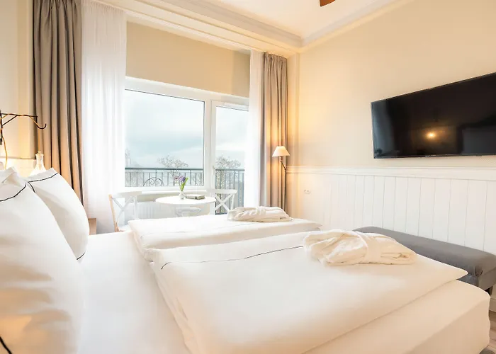 Strandhotel Ahlbeck 호텔 4*